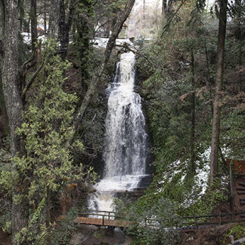 La Cascada Casa Patagónica by DON